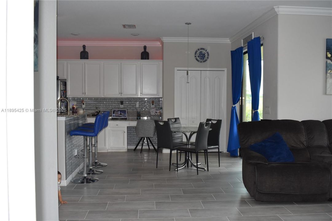 For Sale: $750,000 (5 beds, 3 baths, 3302 Square Feet)