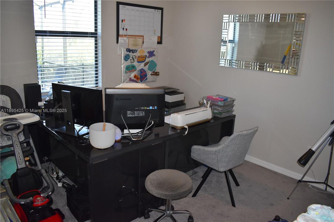 For Sale: $750,000 (5 beds, 3 baths, 3302 Square Feet)