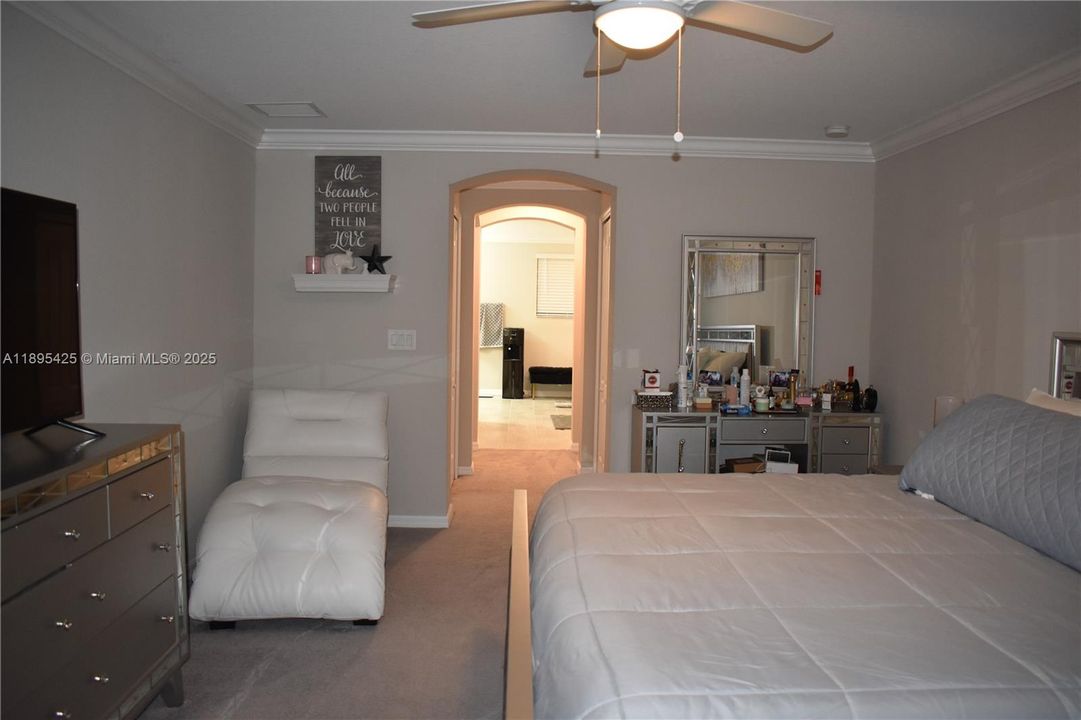 For Sale: $750,000 (5 beds, 3 baths, 3302 Square Feet)