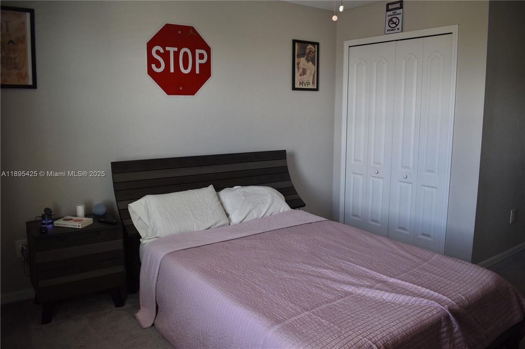 For Sale: $750,000 (5 beds, 3 baths, 3302 Square Feet)