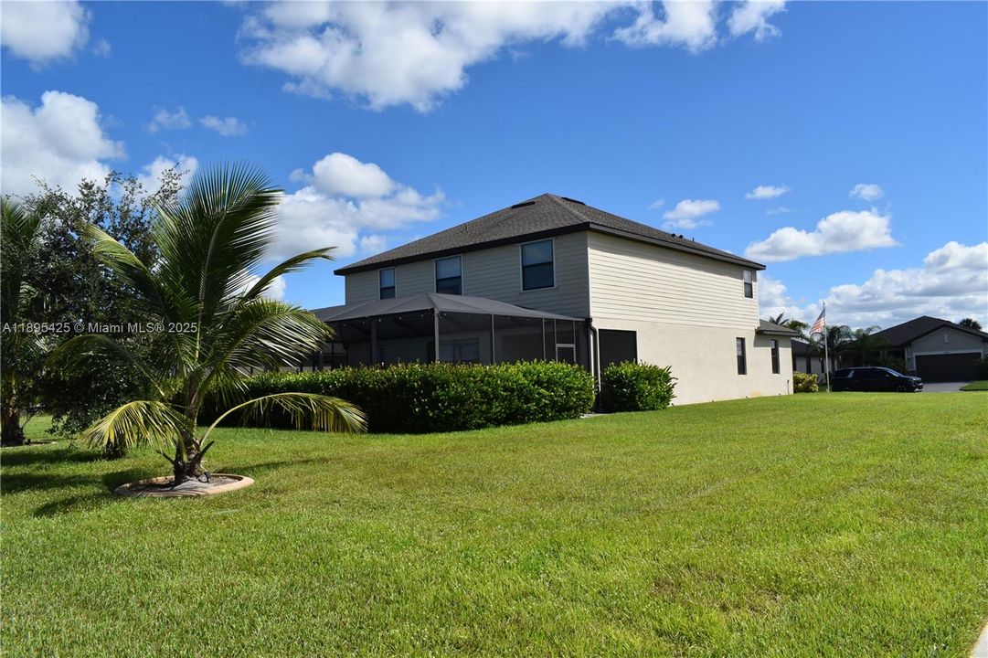 For Sale: $750,000 (5 beds, 3 baths, 3302 Square Feet)