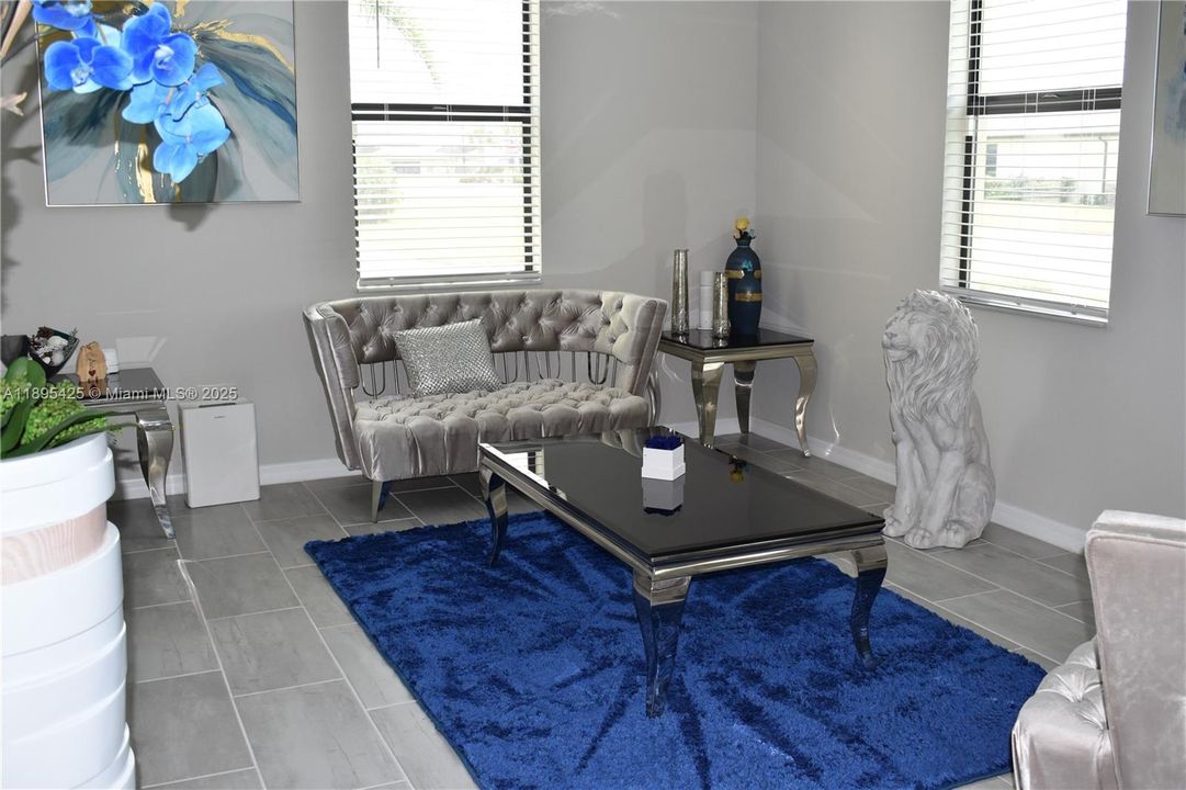 For Sale: $750,000 (5 beds, 3 baths, 3302 Square Feet)