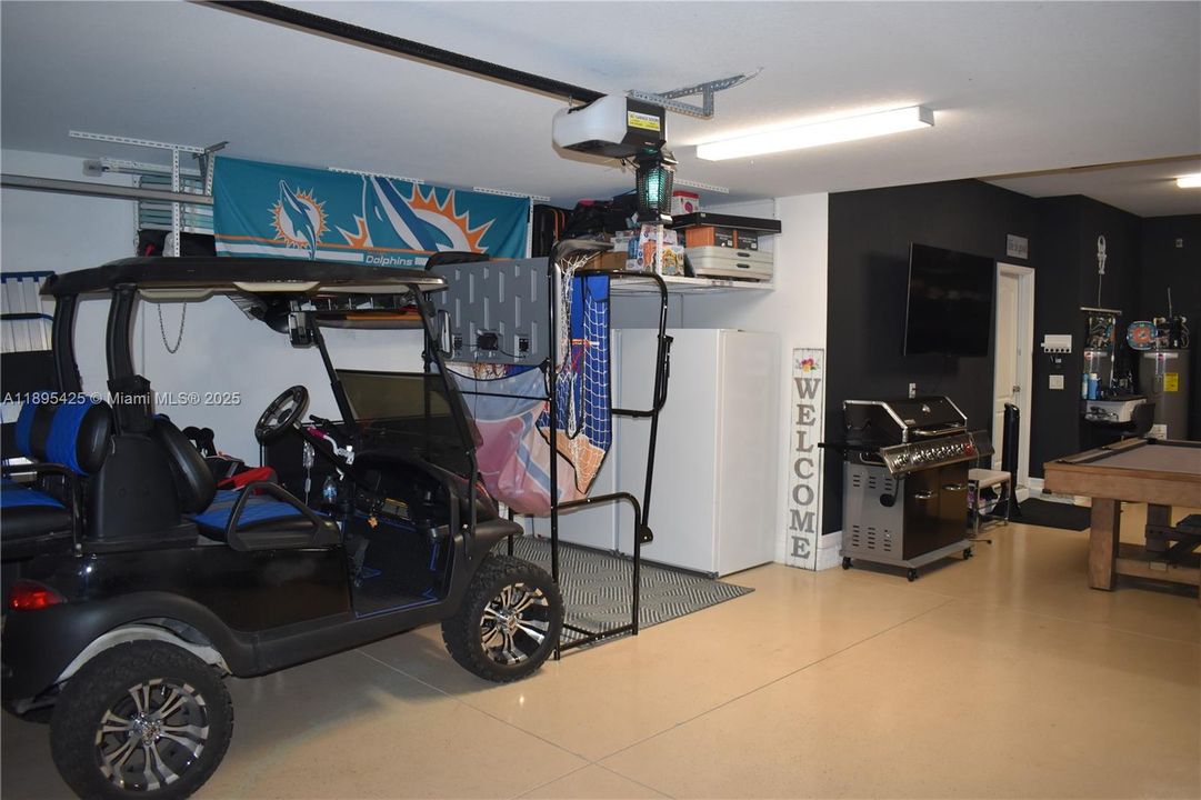 For Sale: $750,000 (5 beds, 3 baths, 3302 Square Feet)