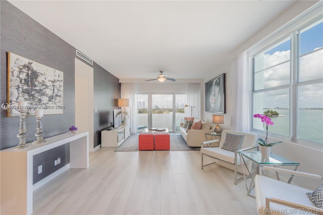 待售: $1,200,000 (2 贝兹, 2 浴室, 1287 平方英尺)