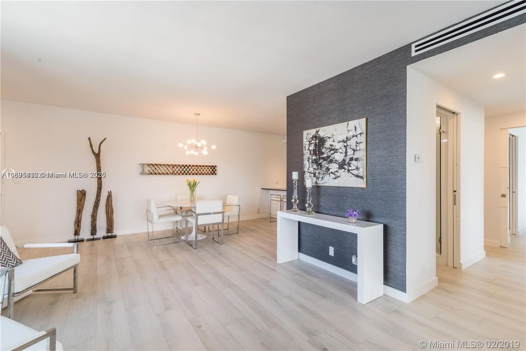 待售: $1,200,000 (2 贝兹, 2 浴室, 1287 平方英尺)