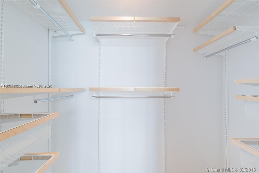 待售: $1,200,000 (2 贝兹, 2 浴室, 1287 平方英尺)