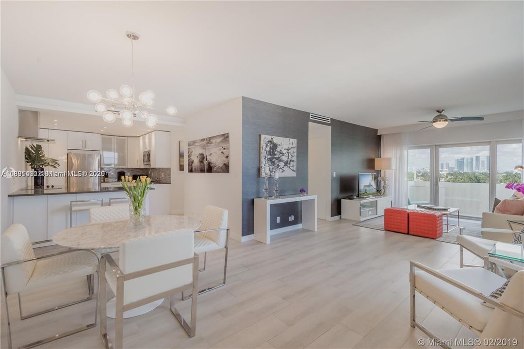 待售: $1,200,000 (2 贝兹, 2 浴室, 1287 平方英尺)