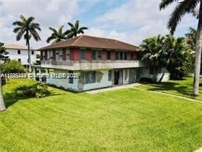 Active With Contract: $1,695,000 (4 beds, 4 baths, 2894 Square Feet)