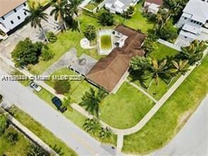 Active With Contract: $1,695,000 (4 beds, 4 baths, 2894 Square Feet)