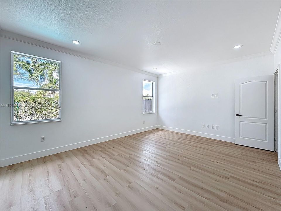 For Sale: $878,000 (4 beds, 3 baths, 2825 Square Feet)