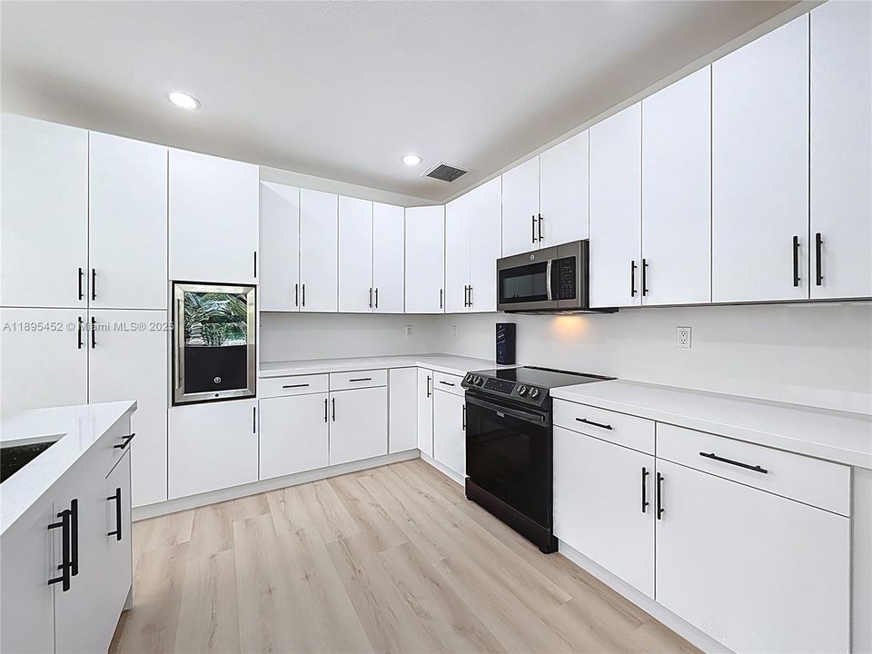 For Sale: $878,000 (4 beds, 3 baths, 2825 Square Feet)