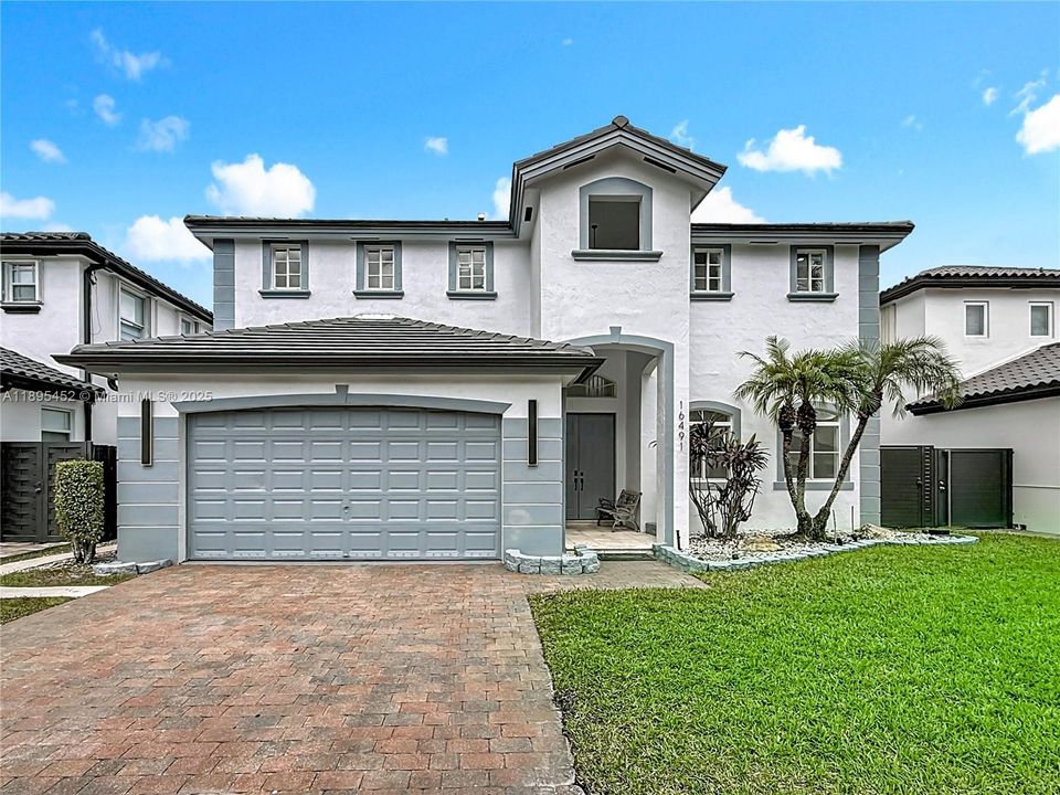 For Sale: $878,000 (4 beds, 3 baths, 2825 Square Feet)