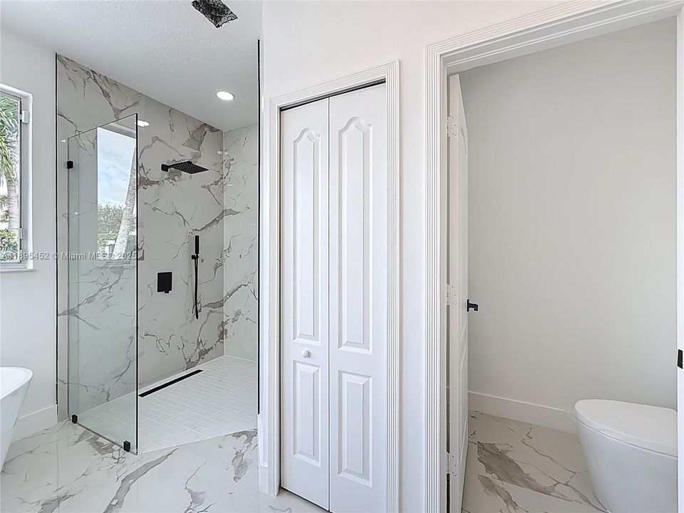 For Sale: $878,000 (4 beds, 3 baths, 2825 Square Feet)