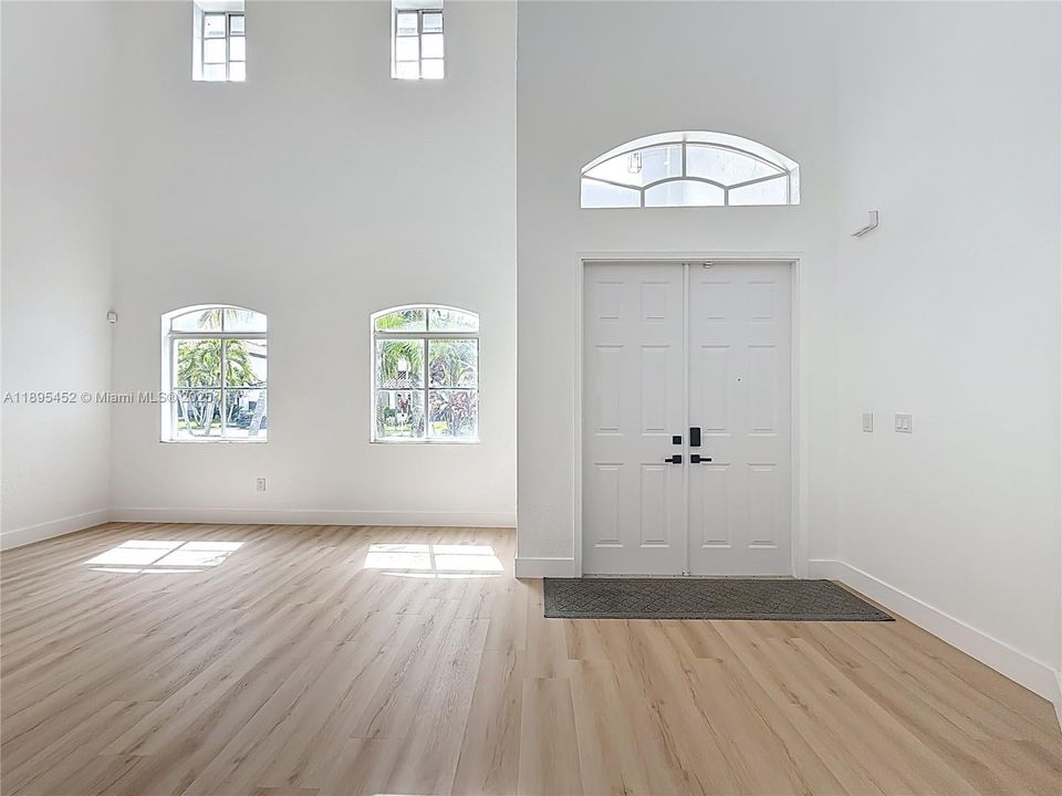 For Sale: $878,000 (4 beds, 3 baths, 2825 Square Feet)