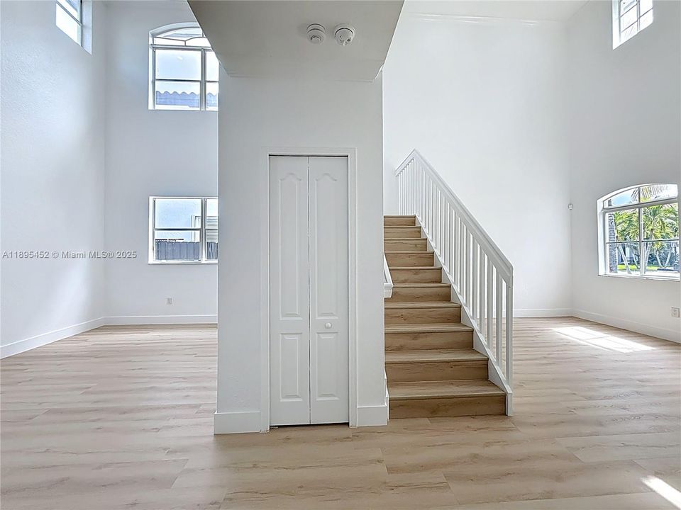 For Sale: $878,000 (4 beds, 3 baths, 2825 Square Feet)