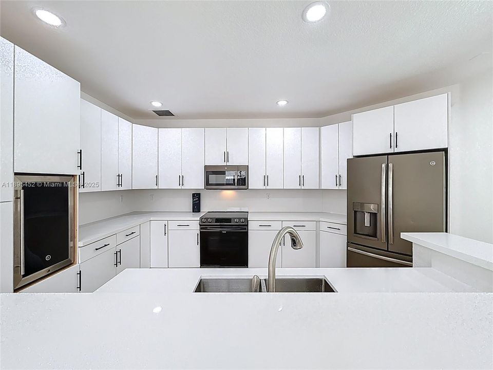 For Sale: $878,000 (4 beds, 3 baths, 2825 Square Feet)