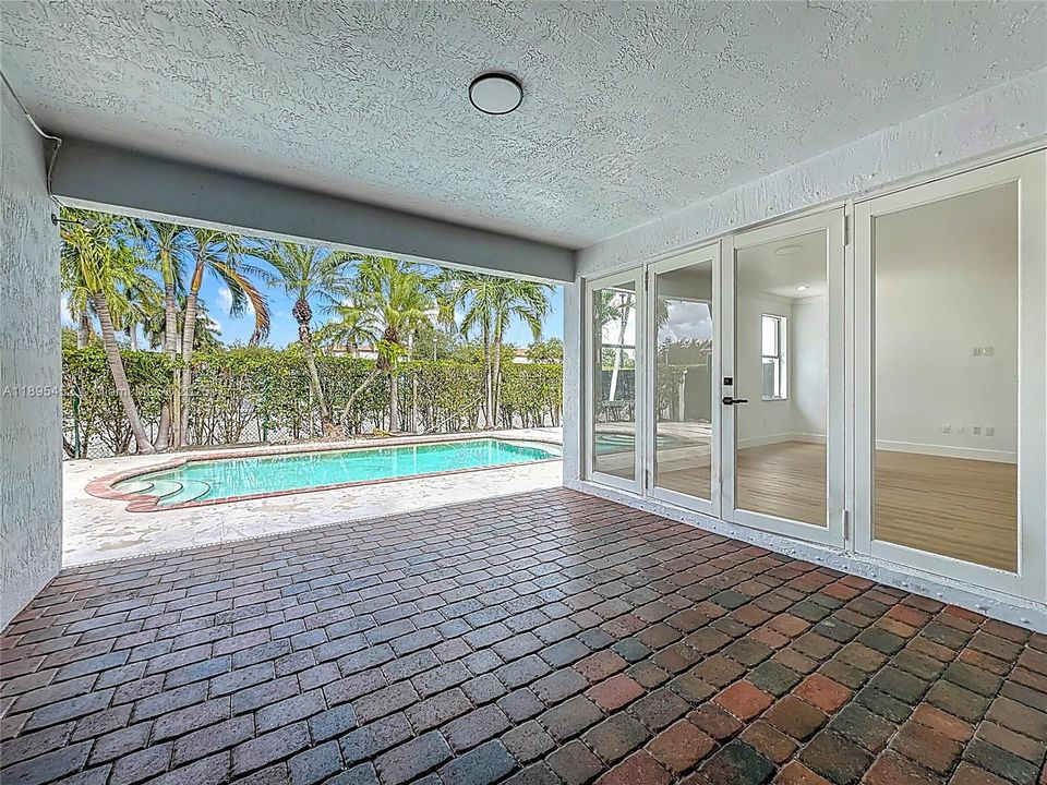 For Sale: $878,000 (4 beds, 3 baths, 2825 Square Feet)