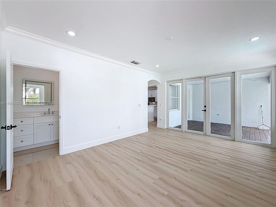 For Sale: $878,000 (4 beds, 3 baths, 2825 Square Feet)