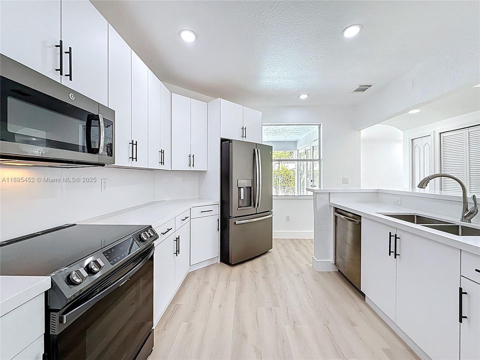 For Sale: $878,000 (4 beds, 3 baths, 2825 Square Feet)