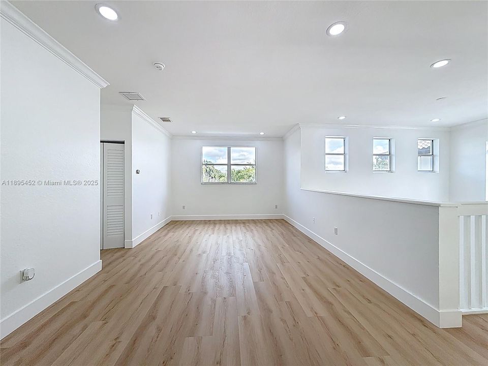 For Sale: $878,000 (4 beds, 3 baths, 2825 Square Feet)