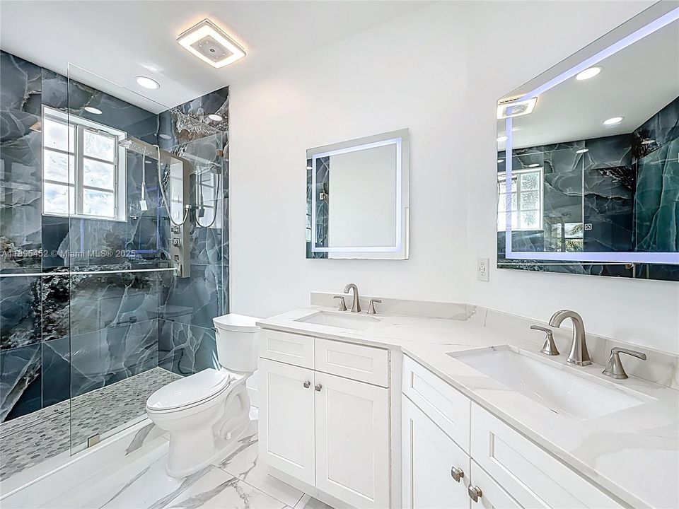 For Sale: $878,000 (4 beds, 3 baths, 2825 Square Feet)