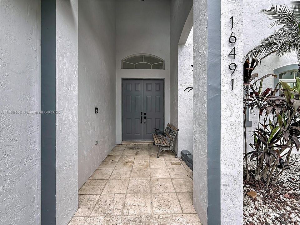 For Sale: $878,000 (4 beds, 3 baths, 2825 Square Feet)