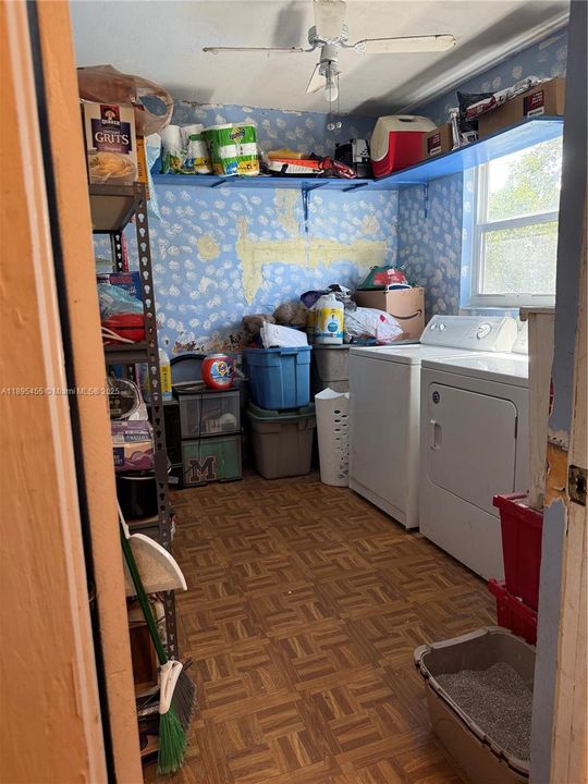 Vendido Recientemente: $449,999 (3 camas, 2 baños, 920 Pies cuadrados)