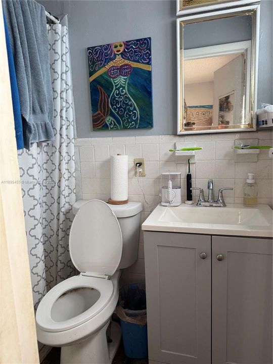 Vendido Recientemente: $449,999 (3 camas, 2 baños, 920 Pies cuadrados)