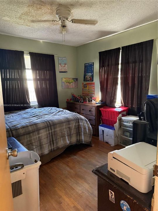 Vendido Recientemente: $449,999 (3 camas, 2 baños, 920 Pies cuadrados)