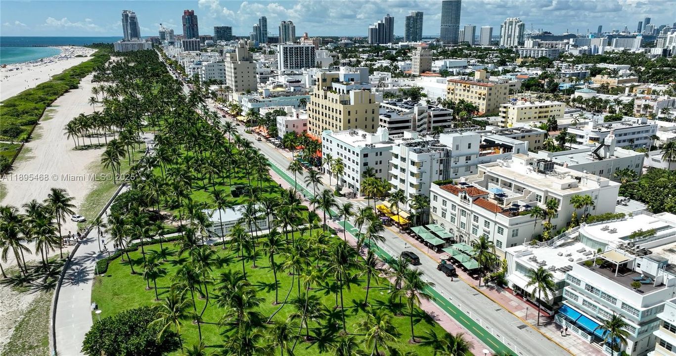 На продажу: $5,000,000 (3 спален, 3 ванн, 2820 Квадратных фут)