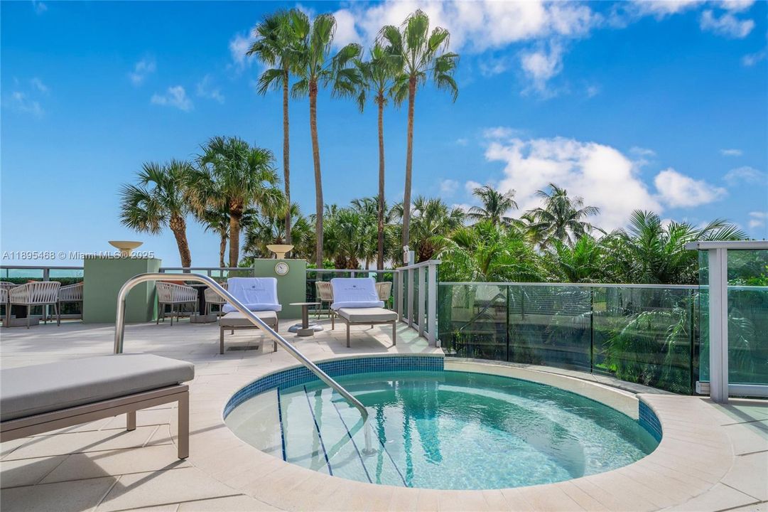 На продажу: $5,000,000 (3 спален, 3 ванн, 2820 Квадратных фут)