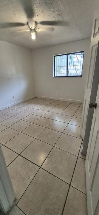 Active With Contract: $2,300 (2 beds, 2 baths, 998 Square Feet)