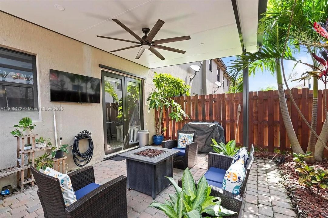 Под контрактом: $3,000 (4 спален, 2 ванн, 1829 Квадратных фут)