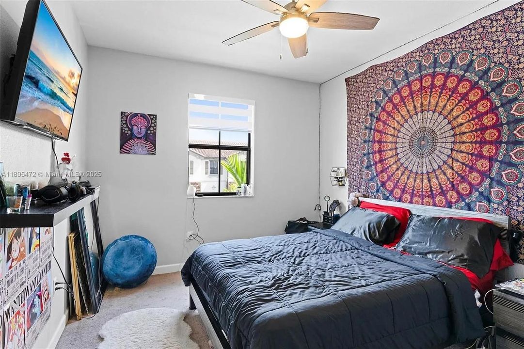 Под контрактом: $3,000 (4 спален, 2 ванн, 1829 Квадратных фут)