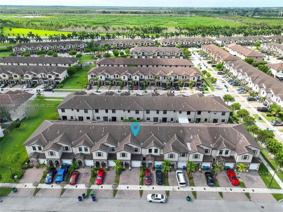 Под контрактом: $3,000 (4 спален, 2 ванн, 1829 Квадратных фут)