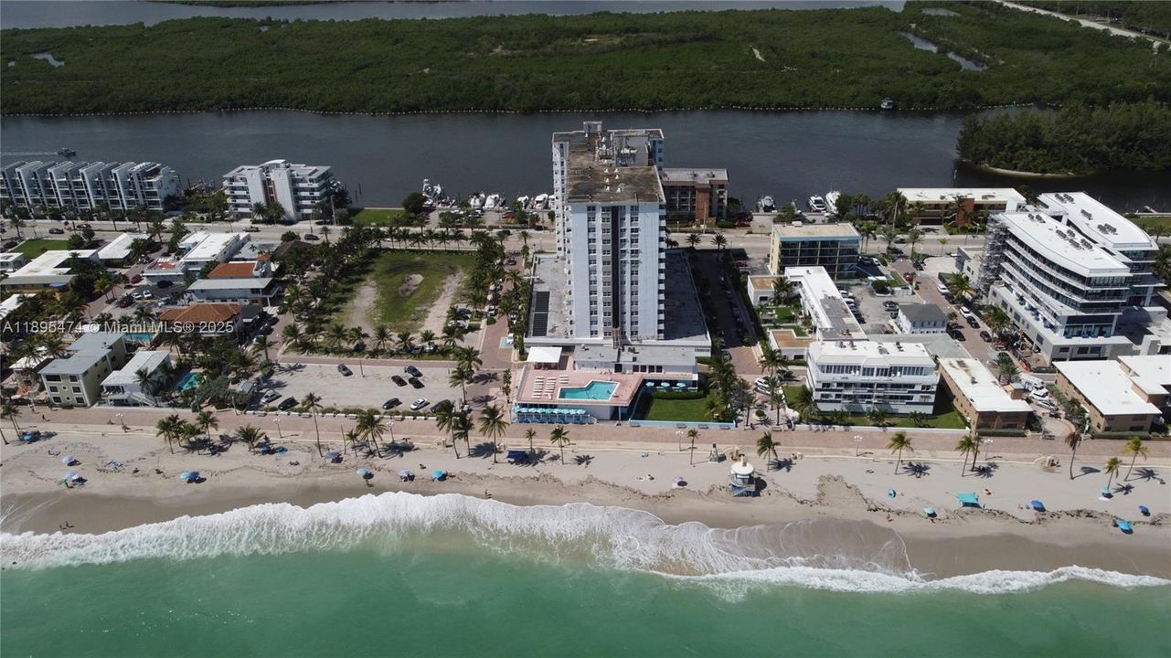 合同活跃: $330,000 (1 贝兹, 1 浴室, 812 平方英尺)