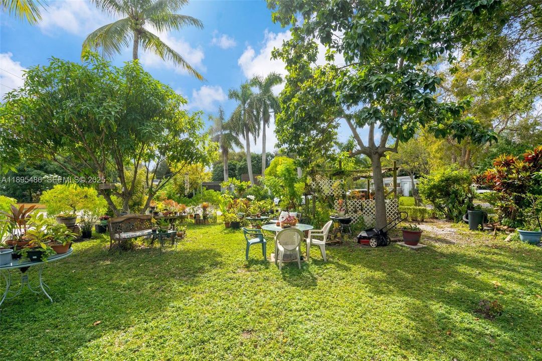 Под контрактом: $699,999 (4 спален, 3 ванн, 2368 Квадратных фут)