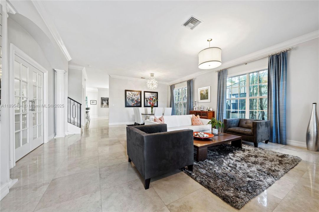 Active With Contract: $2,295,000 (5 beds, 4 baths, 3140 Square Feet)