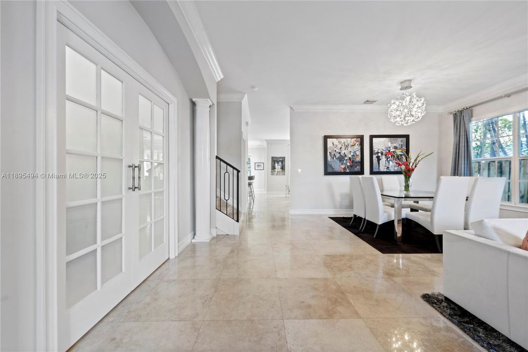 Active With Contract: $2,295,000 (5 beds, 4 baths, 3140 Square Feet)