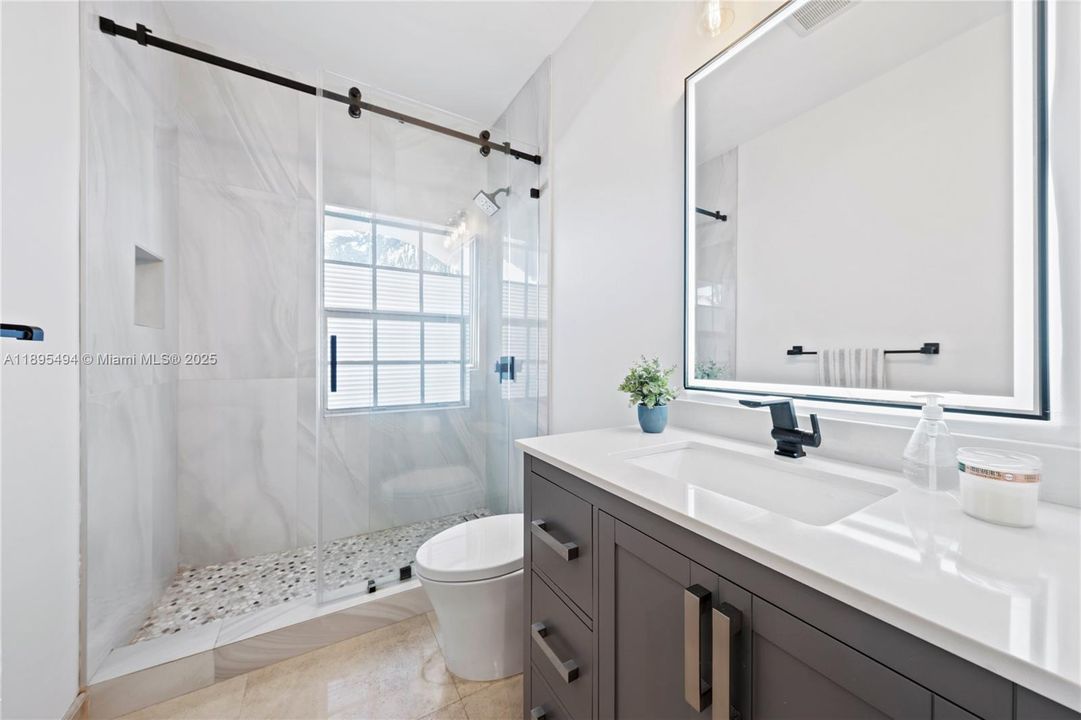 Active With Contract: $2,295,000 (5 beds, 4 baths, 3140 Square Feet)