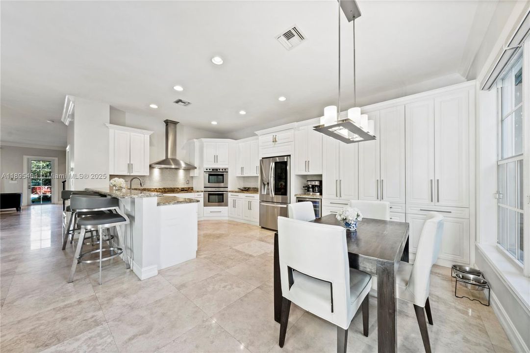 Active With Contract: $2,295,000 (5 beds, 4 baths, 3140 Square Feet)