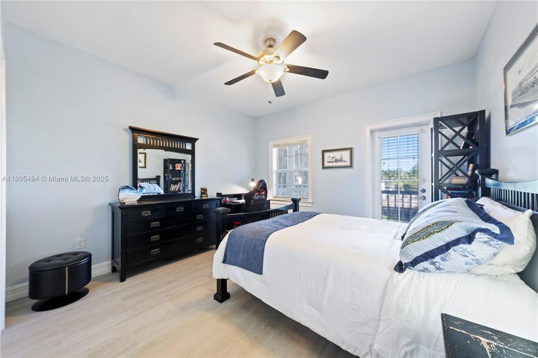 Active With Contract: $2,295,000 (5 beds, 4 baths, 3140 Square Feet)