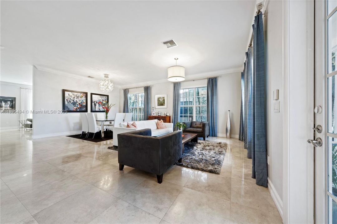 Active With Contract: $2,295,000 (5 beds, 4 baths, 3140 Square Feet)