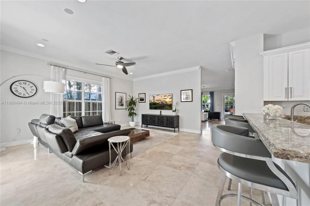 Active With Contract: $2,295,000 (5 beds, 4 baths, 3140 Square Feet)