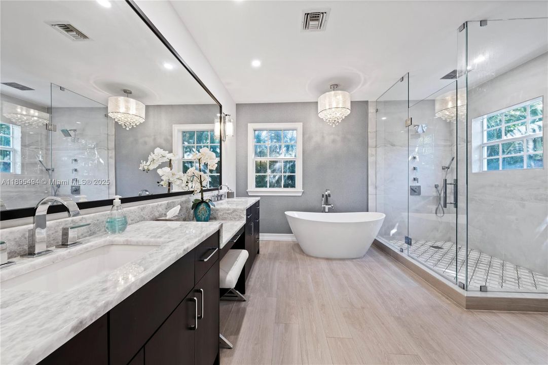 Active With Contract: $2,295,000 (5 beds, 4 baths, 3140 Square Feet)