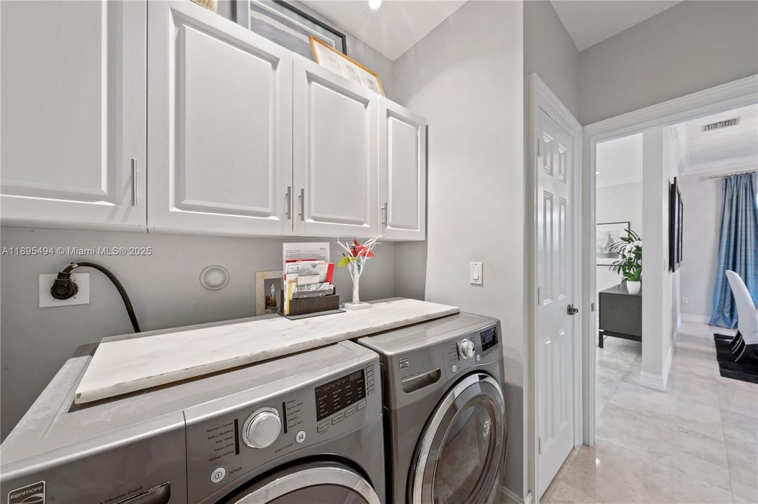 Active With Contract: $2,295,000 (5 beds, 4 baths, 3140 Square Feet)