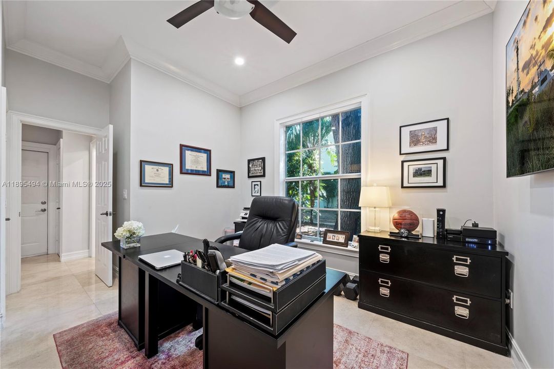 Active With Contract: $2,295,000 (5 beds, 4 baths, 3140 Square Feet)