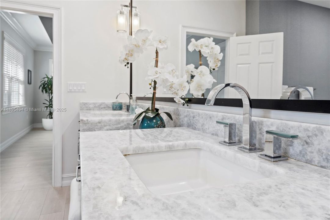 Active With Contract: $2,295,000 (5 beds, 4 baths, 3140 Square Feet)