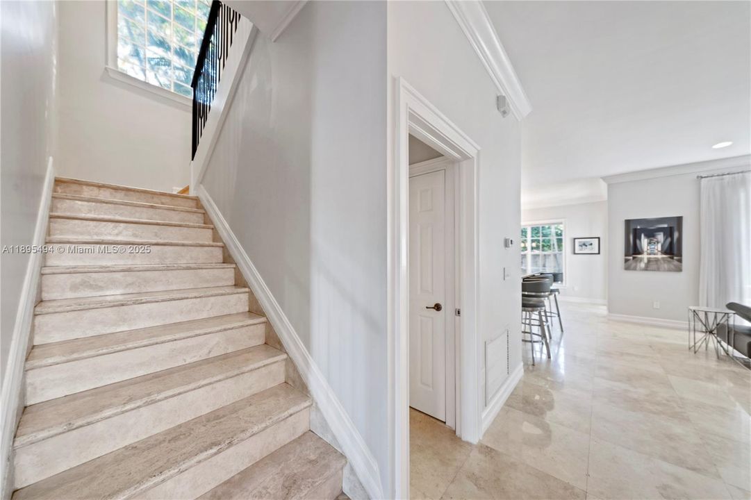 Active With Contract: $2,295,000 (5 beds, 4 baths, 3140 Square Feet)