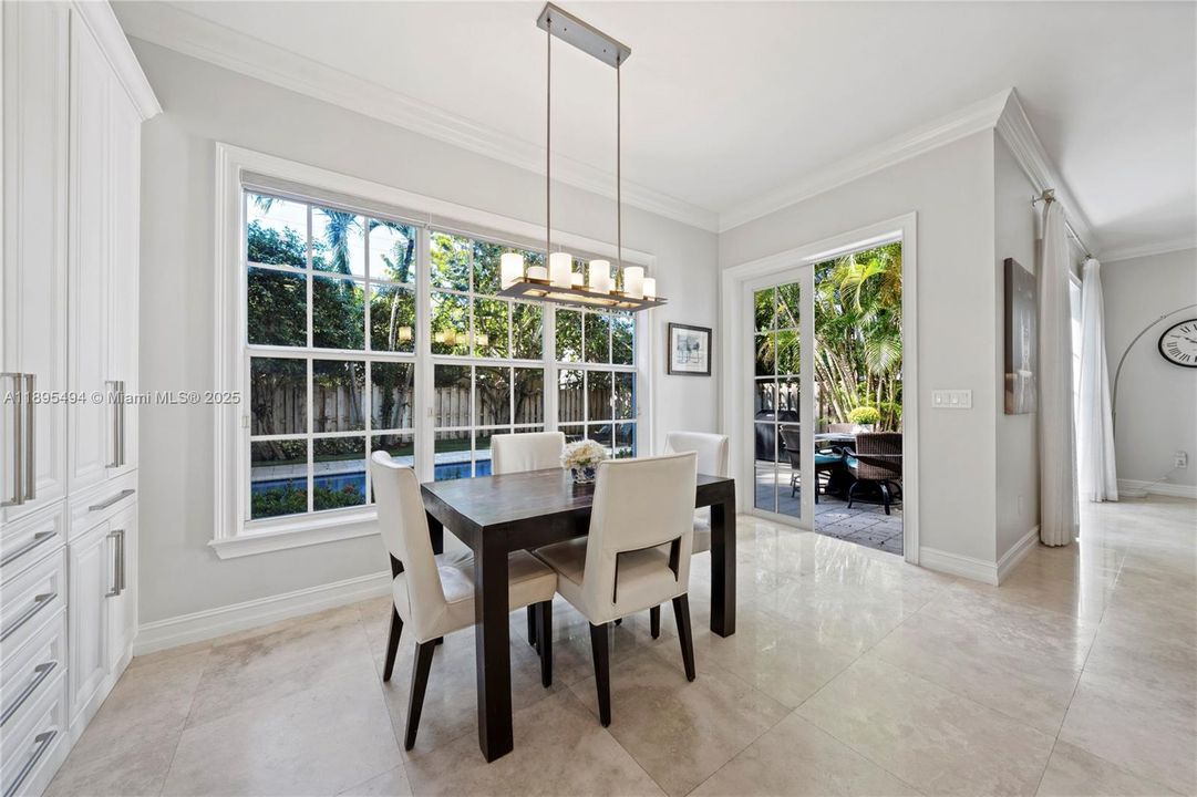 Active With Contract: $2,295,000 (5 beds, 4 baths, 3140 Square Feet)